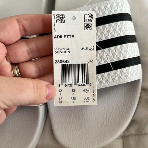 Adidas Original Adilettes Slippers - Picture 4 of 6